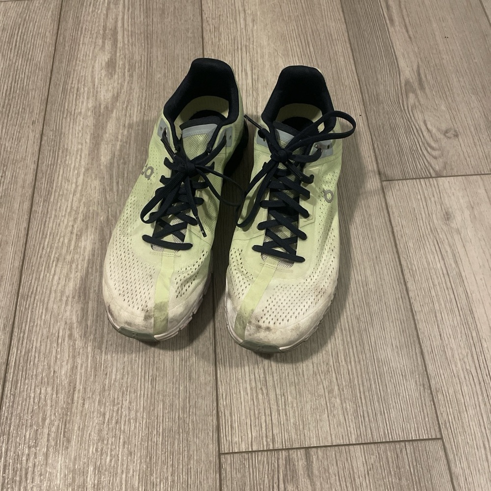 On Running Men’s Running Shoes